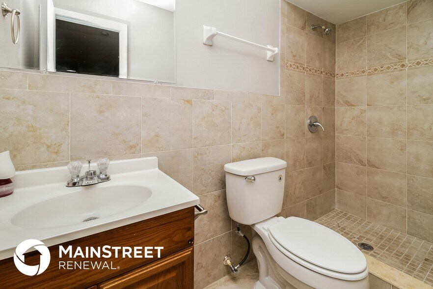 Building Photo - 3125 Orleans Way S