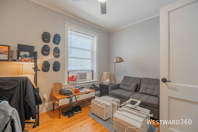 Building Photo - 5236 N Glenwood Ave