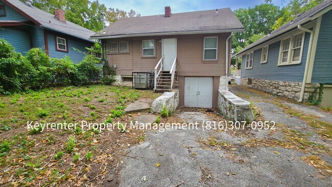 Building Photo - 5910 Park Ave
