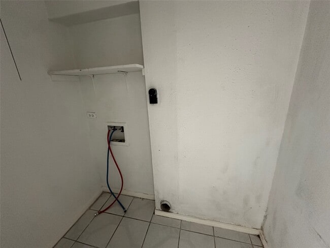 Building Photo - 13517 Castilian Dr