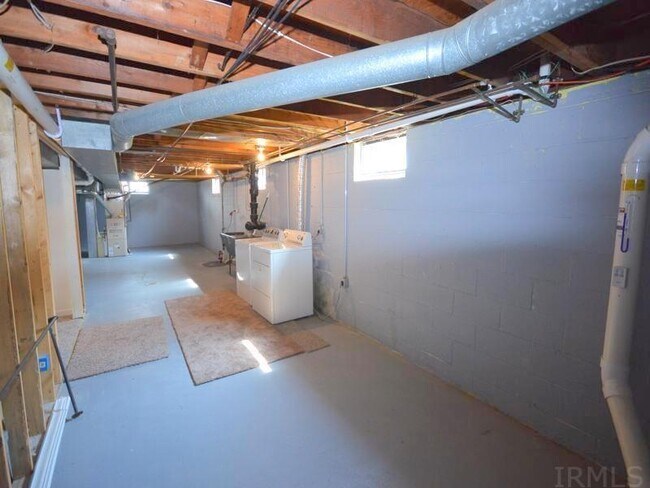 Building Photo - 238 Kenyon Ave