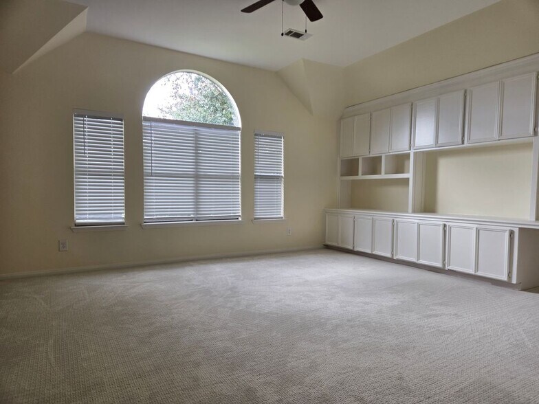 Building Photo - 5510 Cedaredge Ct