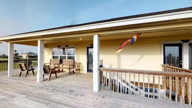Building Photo - 909 Rancho Caribe Dr