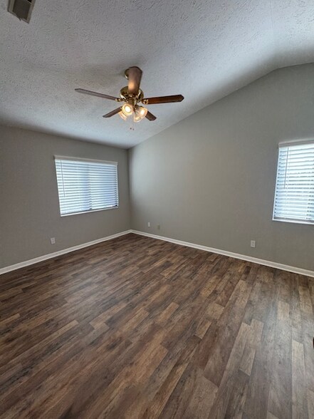 Building Photo - 66 View Terrace Dr