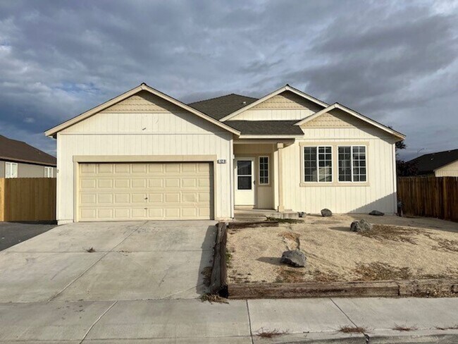 <b>Fernley 4 Bedroom Home <br><br> - Fernley 4 Bedroom Home 
