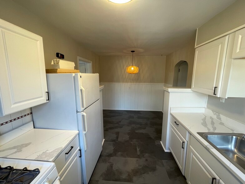 Building Photo - 6623 Ravenal Ct