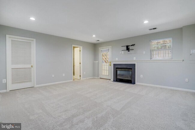 Building Photo - 6522 Trask Terrace