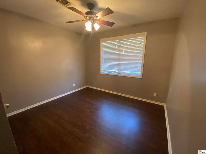 Building Photo - 513 Nichols Dr