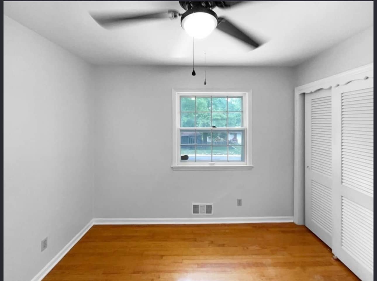 Building Photo - 119 W 104th Ter