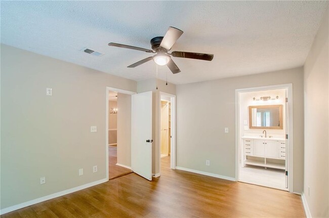 Building Photo - 126 Warm Springs Cir