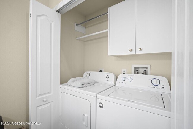 Building Photo - 6924 Renshaw Dr