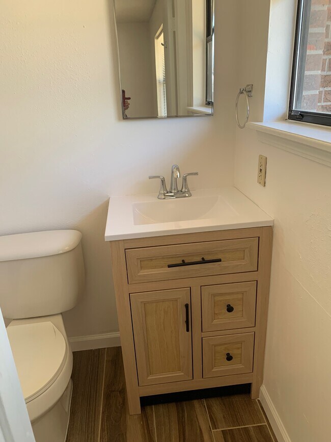 Building Photo - 806 Blvd de Orleans Blvd