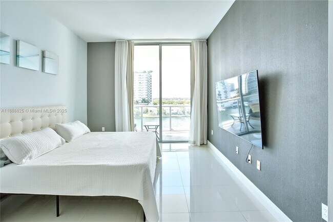 Building Photo - 7928 East Dr