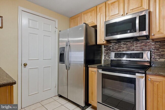 Building Photo - 10208 Ashbrooke Ct