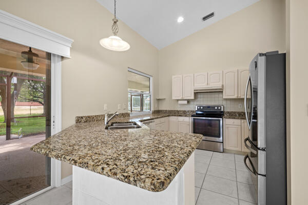 Building Photo - 5777 NW Eskimo Cir