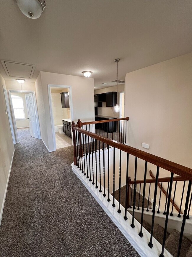 Building Photo - Spacious 5-Bedroom Harker Heights Home with 3 Living Areas & 3-Car Garage