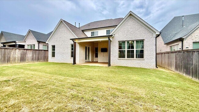 Building Photo - 10012 Adagio Cv