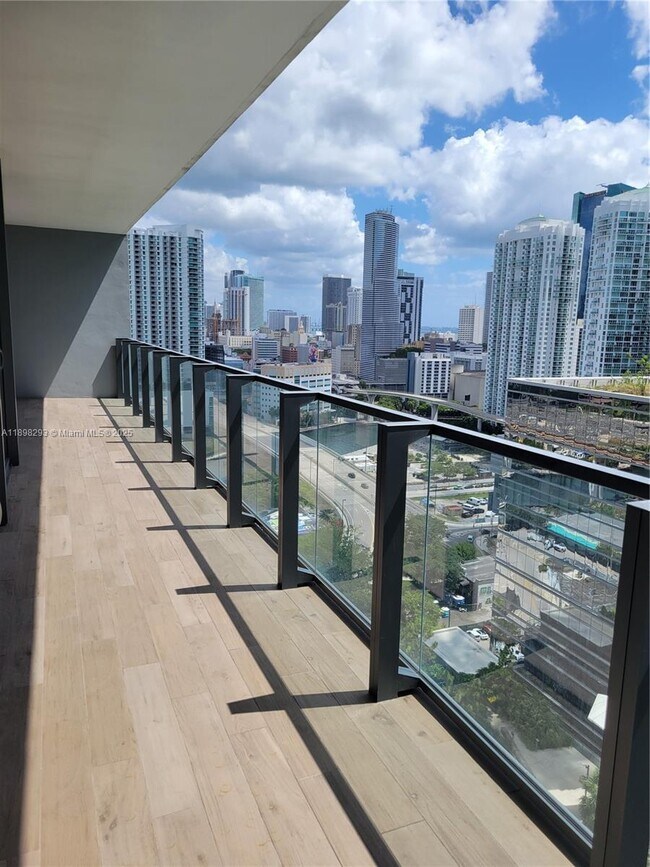 Building Photo - 88 SW 7th St