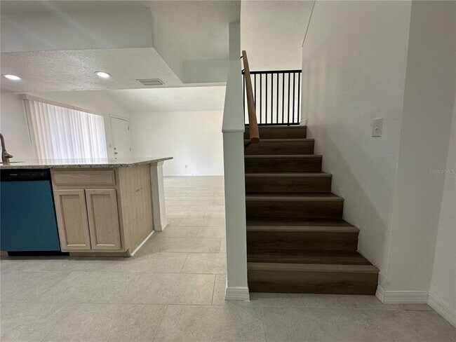 Building Photo - 1817 Townhall Ln