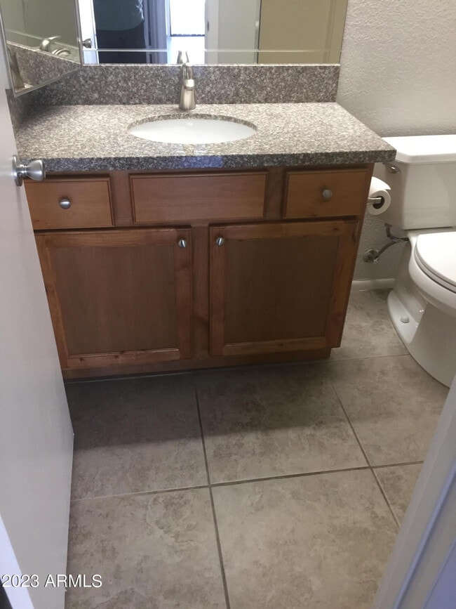 Building Photo - 1905 E University Dr