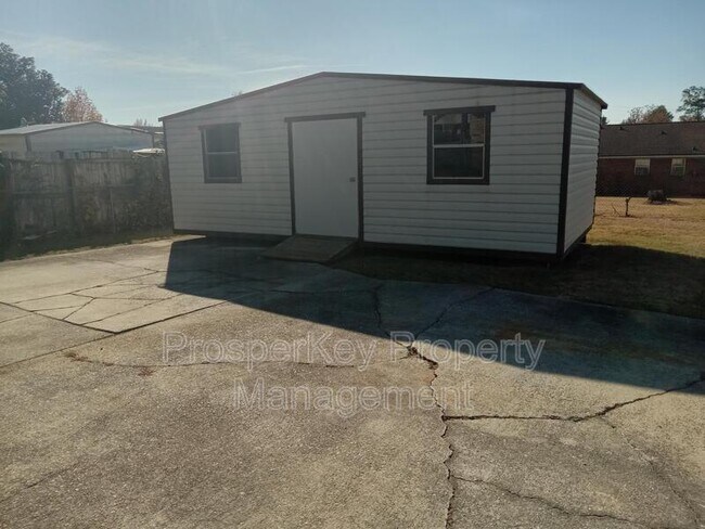 Building Photo - 137 Sycamore Ct