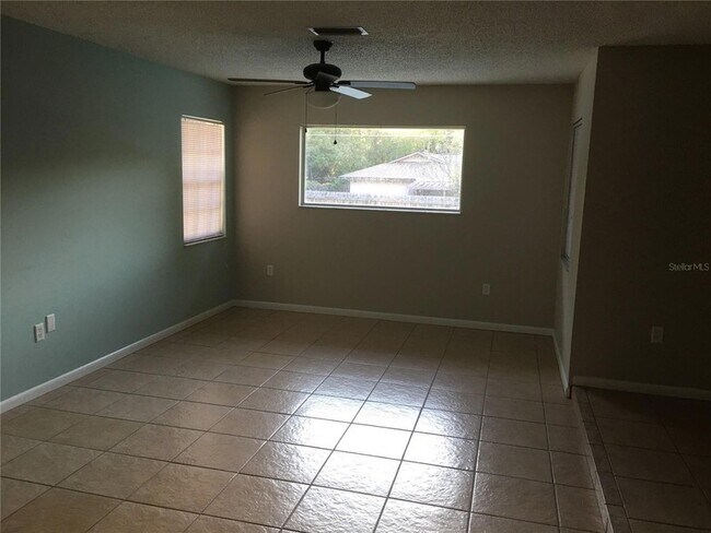 Building Photo - 210 SE 53rd Ct