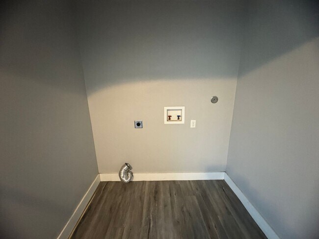 Building Photo - 929 4th Ave