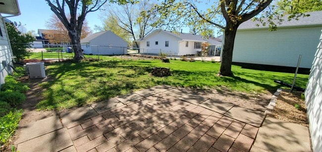 Building Photo - 3339 Henderson Ave SE