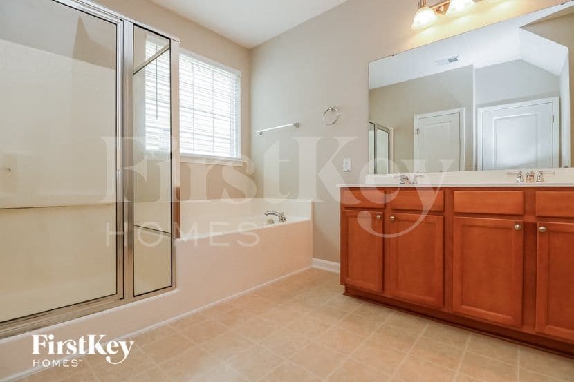 Building Photo - 115 Marinella Dr