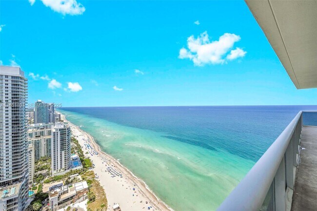 Building Photo - 1830 S Ocean Dr