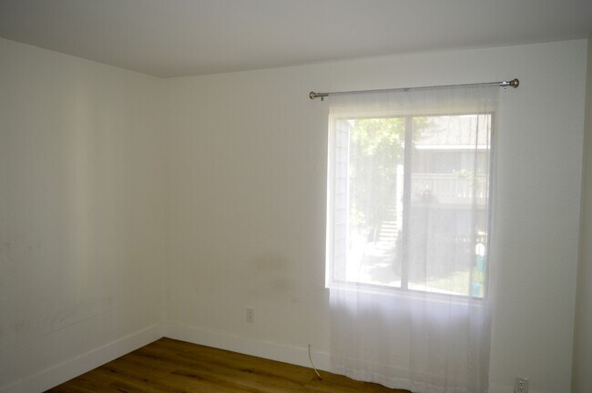 Building Photo - 3535 Banbury Dr