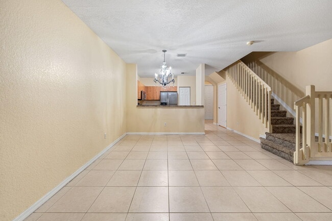 Building Photo - 1927 Alamanda Way