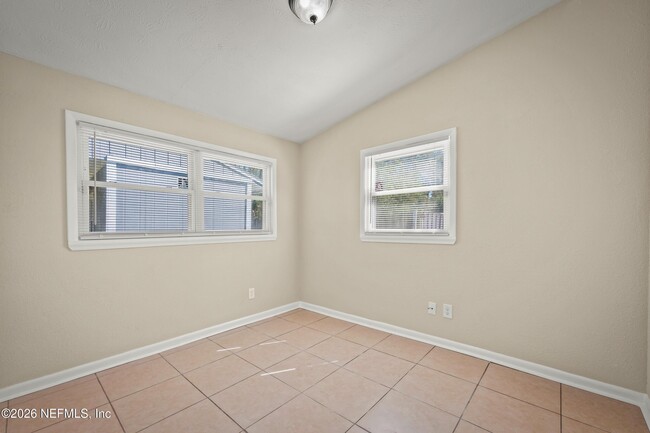 Building Photo - 909 Westgate Dr