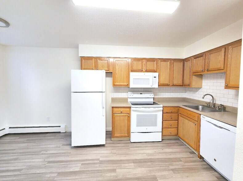 Building Photo - 1330 Zephyr St