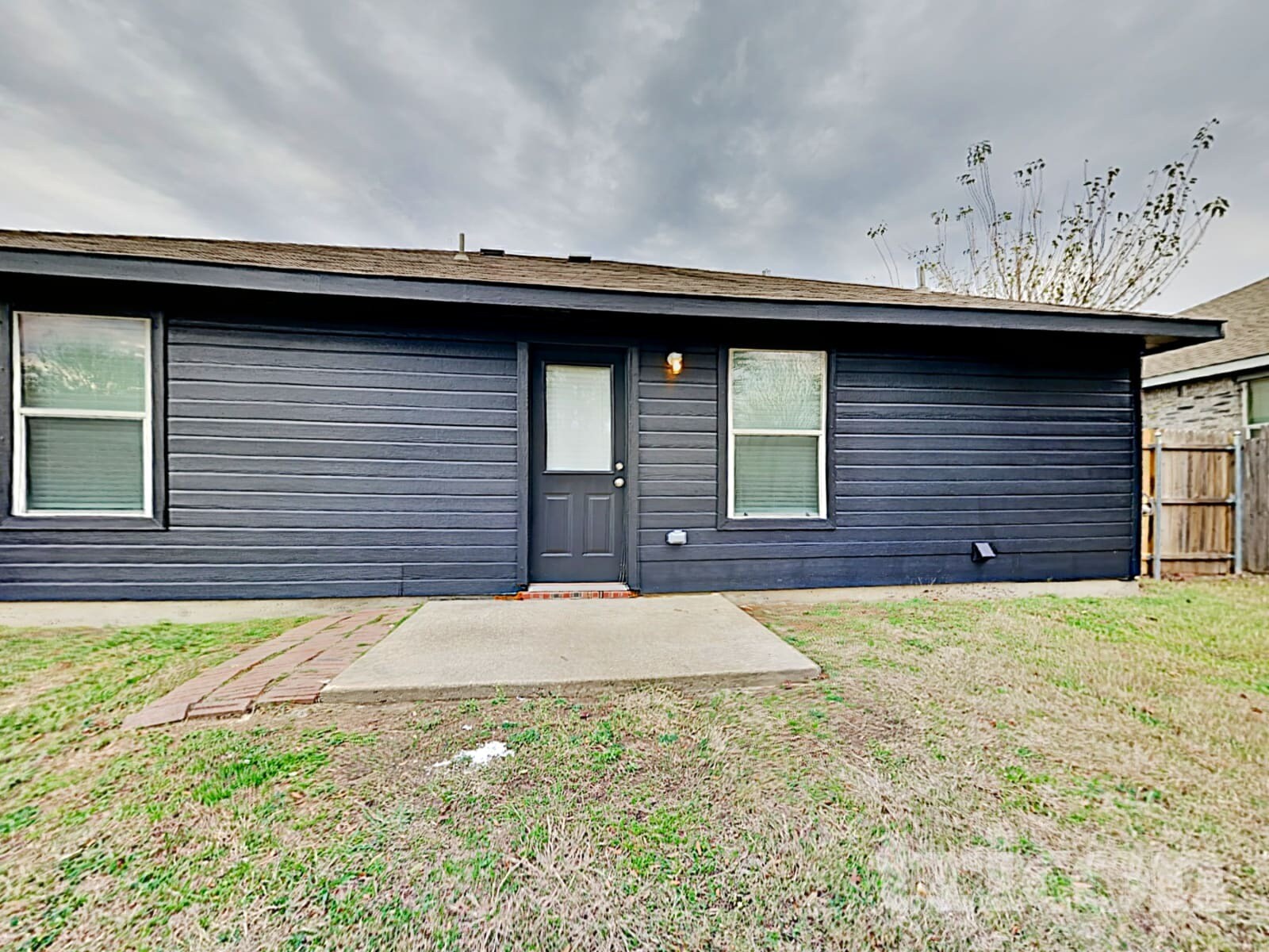 Building Photo - 1320 Cleardale Dr