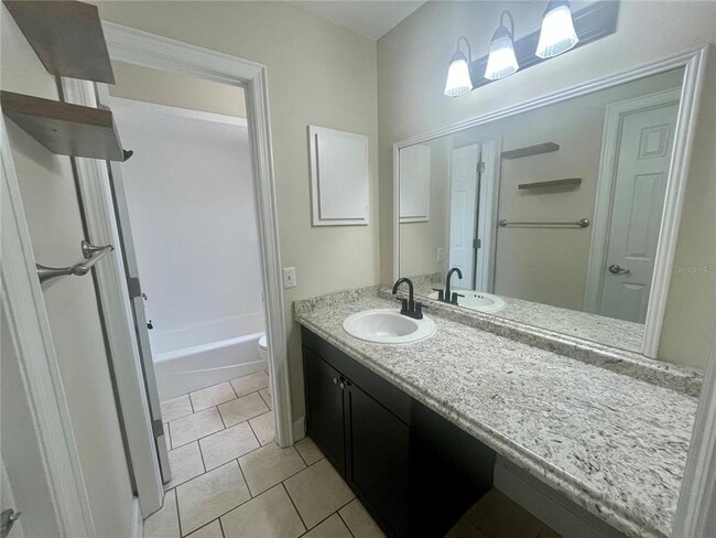 Building Photo - 505 S Westland Ave