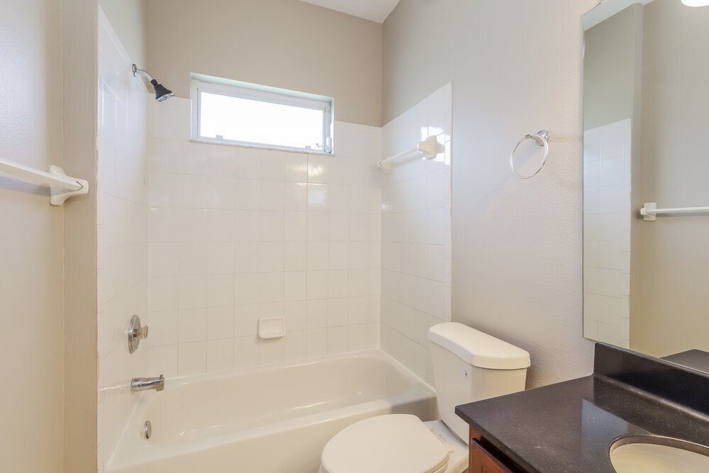 Building Photo - 18003 Misty Blue Ln