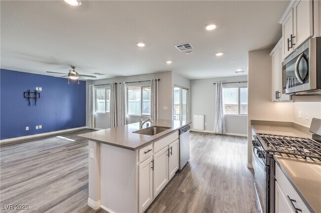 Building Photo - 4223 Wind Mesa Dr