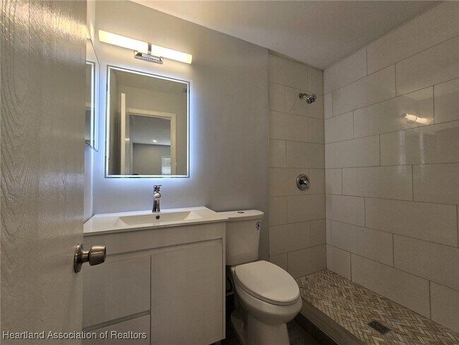 Building Photo - 644 Serenade Terrace