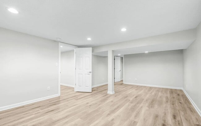 Building Photo - 400 Newman Way