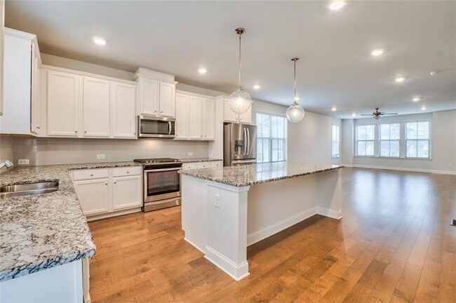 Building Photo - 2510 Great Silver Fir Aly