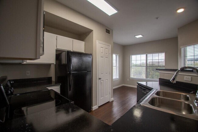 Building Photo - 2320 Gracy Farms Ln