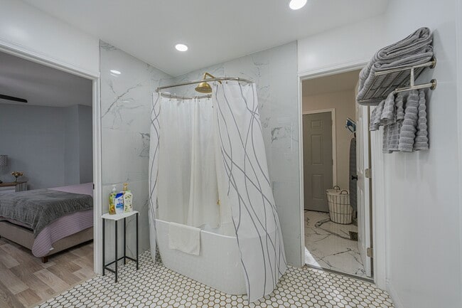 Building Photo - 28205 Meadow Oak Ln