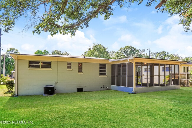 Building Photo - 5805 Norde Dr E