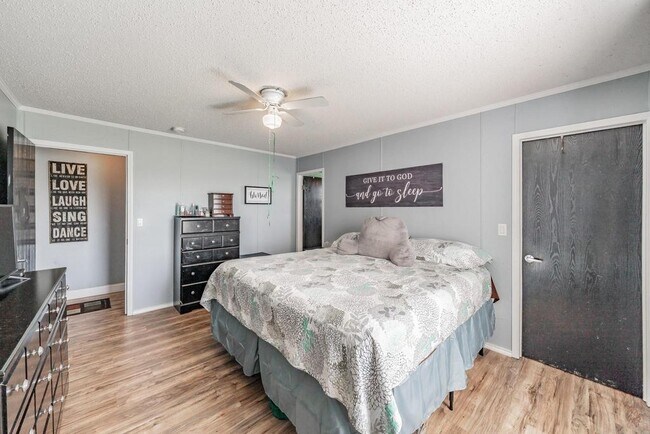 Building Photo - 4055 Victor Blvd