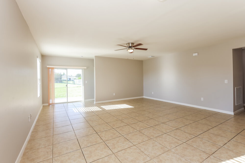 Building Photo - 320 SE 3rd St