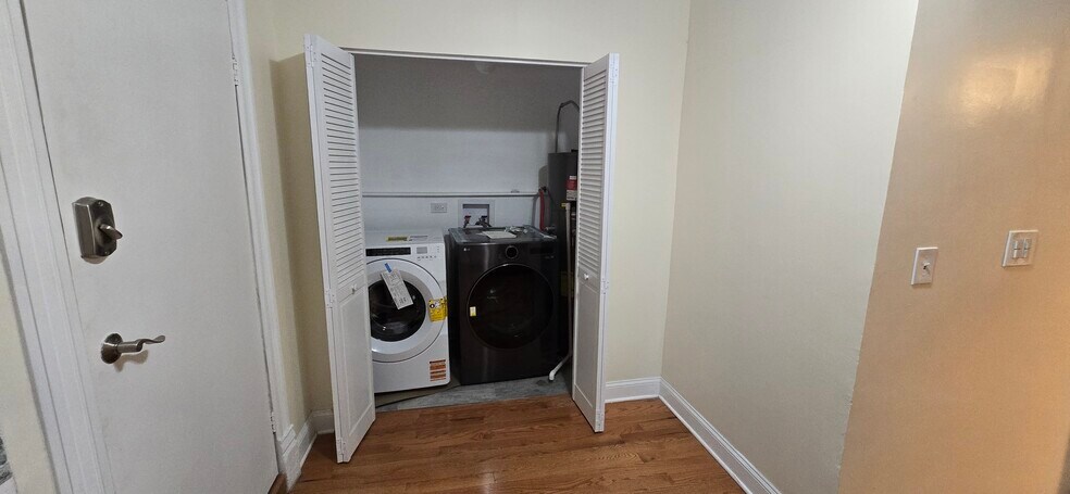 Building Photo - 6323 S Saint Lawrence Ave