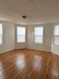 Building Photo - 8 E Kendall St