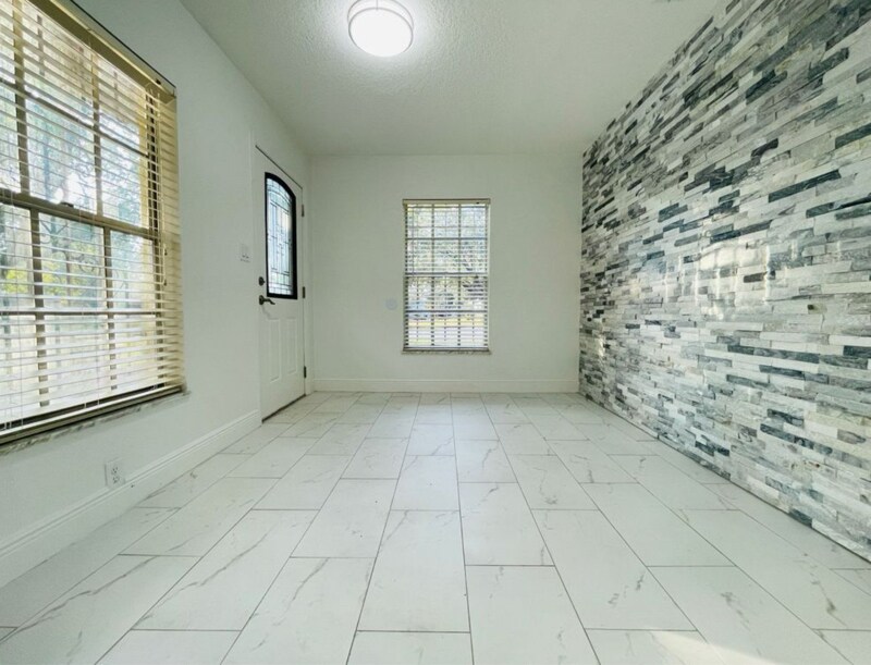 Building Photo - 1015 Galsworthy Ave