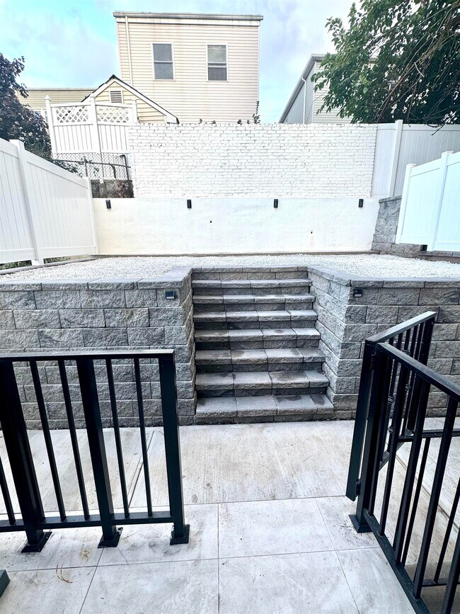 Building Photo - 270 Terrace Ave